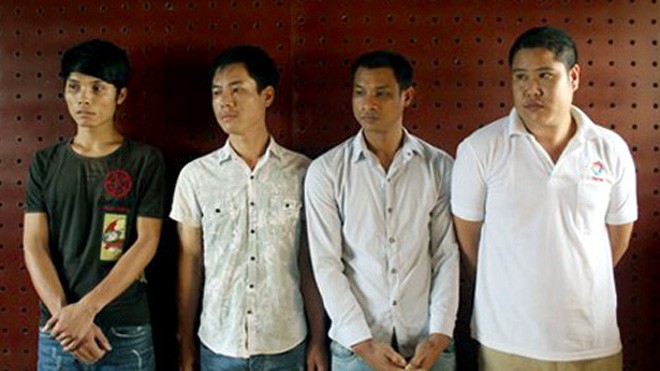 Chiêu lừa tinh vi để chiếm đoạt tiền số đề Bốn đối tượng lừa đảo chiếm đoạt tài sản bằng thủ đoạn chèn thêm số vào tích kê ghi "lô, đề".